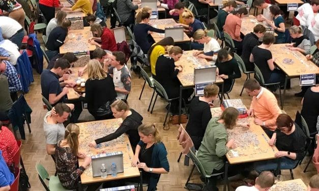 Legpuzzelwedstrijd in De Schulp: samen puzzelen om de winst