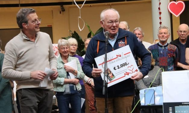 KNRM Egmond aan Zee ontvangt cheque van € 2000,-