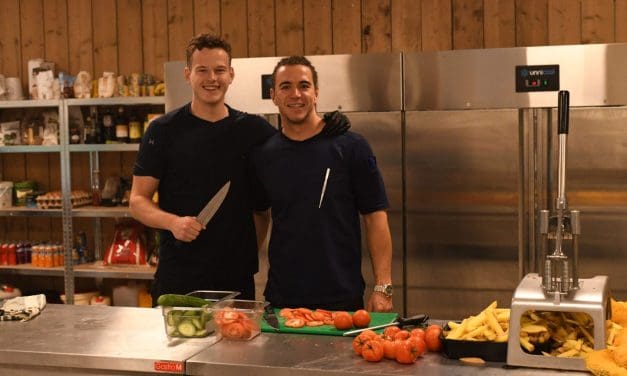 Meza: nieuw creatief bezorgrestaurant van twee jonge Egmondse ondernemers