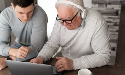 Cursus ‘Digitaal meedoen’ helpt inwoners op weg in de online wereld